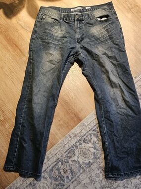Slim Fit Men's Jeans in Washed Blue - Modern Casual Denim